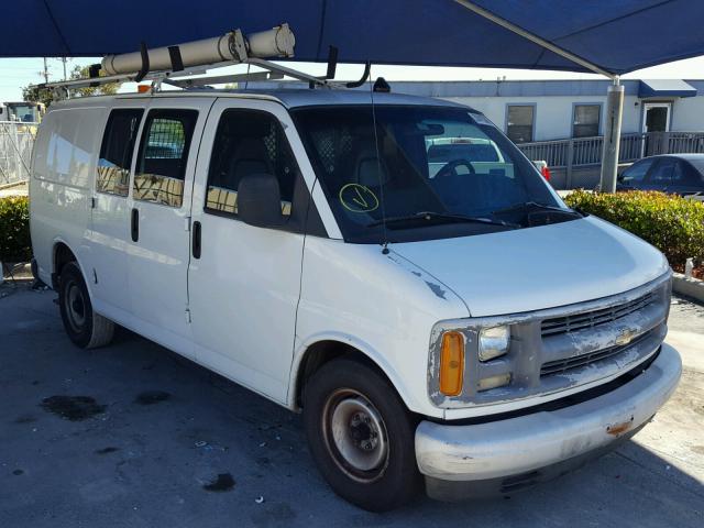 1GCFG25W7Y1266927 - 2000 CHEVROLET EXPRESS G2 WHITE photo 1