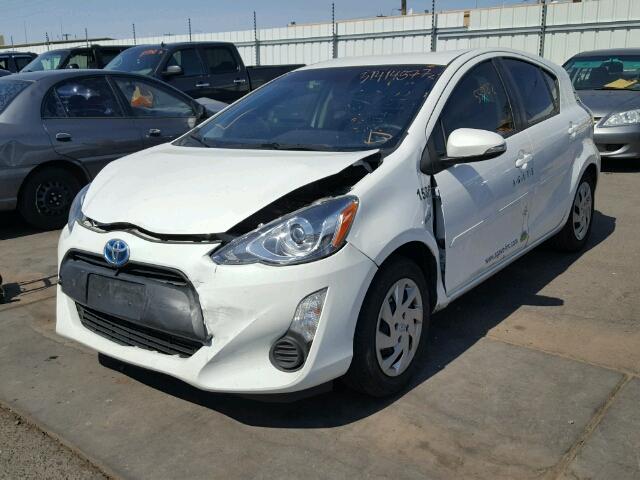 JTDKDTB32F1577654 - 2015 TOYOTA PRIUS C WHITE photo 2