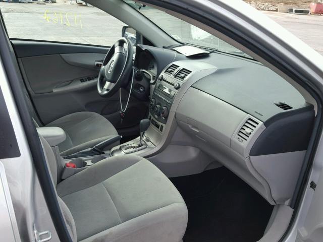 2T1BU4EE4BC602420 - 2011 TOYOTA COROLLA LE 银色 照片 5