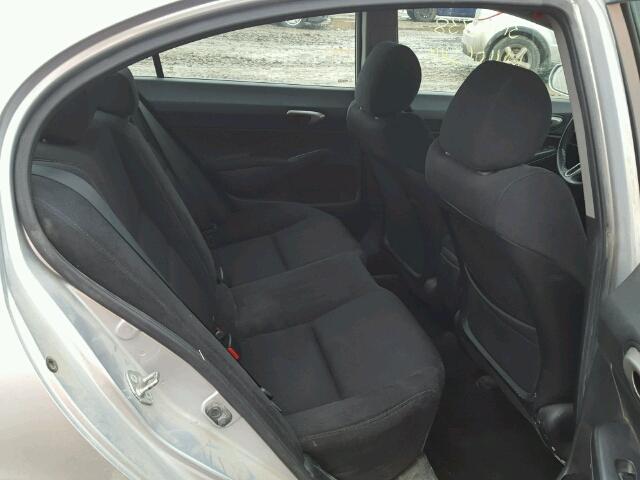 2HGFA1F65BH002626 - 2011 HONDA CIVIC LX-S 银色 照片 6