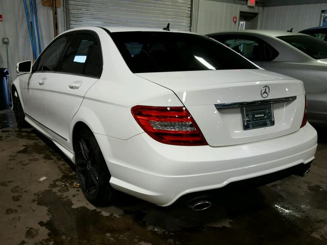 WDDGF8AB4DR259366 - 2013 MERCEDES-BENZ C 300 4MAT WHITE photo 3