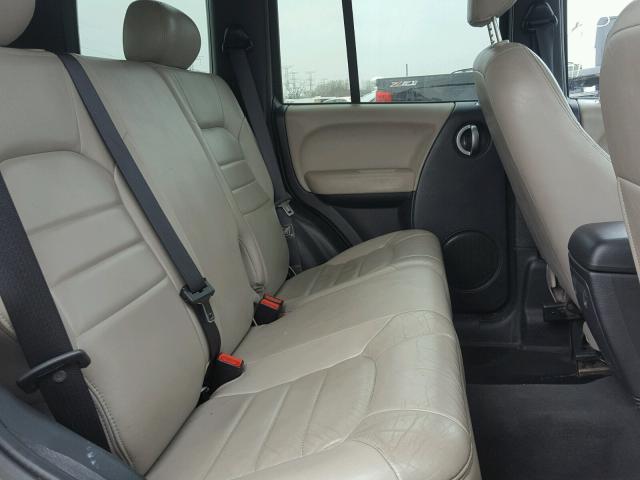 1J4GL38K54W119804 - 2004 JEEP LIBERTY RE GOLD photo 6