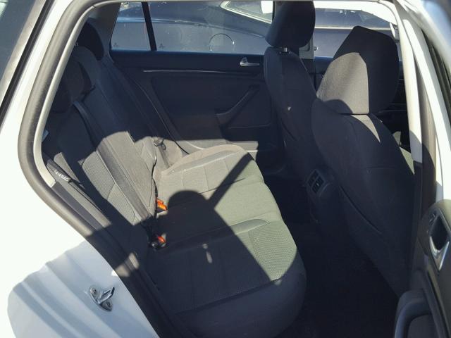 3VWKZ8AJ6AM683838 - 2010 VOLKSWAGEN JETTA S 白色 照片 6