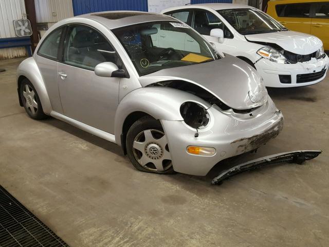 3VWCC21C61M404750 - 2001 VOLKSWAGEN NEW BEETLE 银色 照片 1