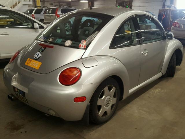 3VWCC21C61M404750 - 2001 VOLKSWAGEN NEW BEETLE SILVER photo 4