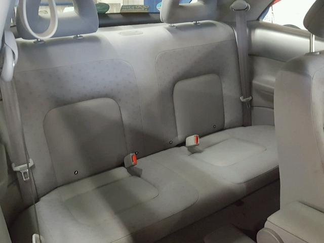 3VWCC21C61M404750 - 2001 VOLKSWAGEN NEW BEETLE 银色 照片 6