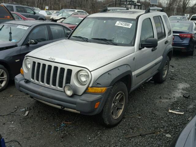 1J4GL38KX5W524350 - 2005 JEEP LIBERTY RE SILVER photo 2