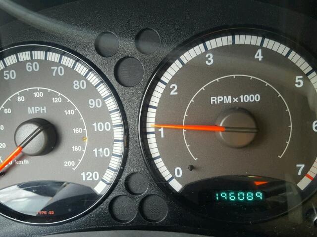 1J4GL38KX5W524350 - 2005 JEEP LIBERTY RE SILVER photo 8