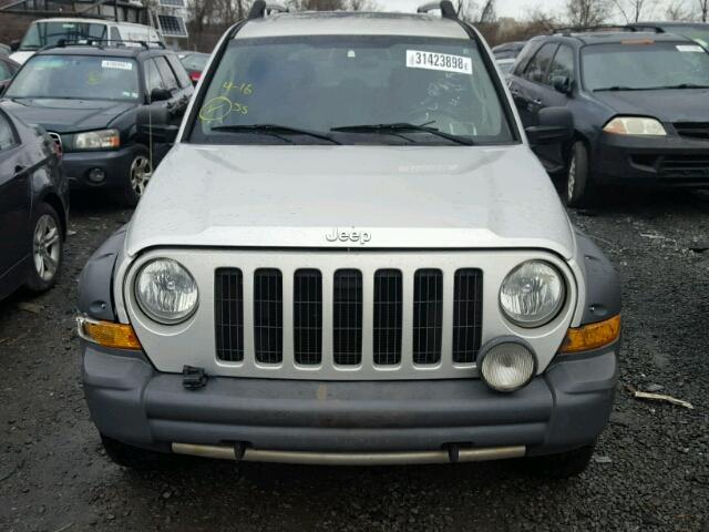 1J4GL38KX5W524350 - 2005 JEEP LIBERTY RE SILVER photo 9