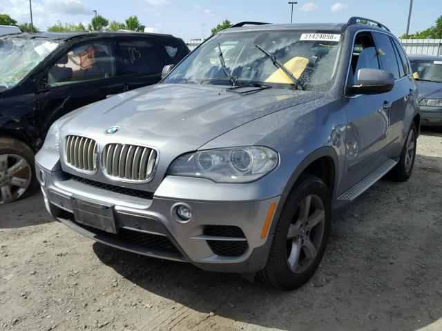 5UXZV8C51DL426510 - 2013 BMW X5 XDRIVE5 GRAY photo 2