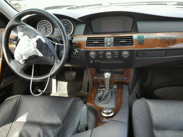 WBANF33597CW70150 - 2007 BMW 525 XI GRAY photo 9