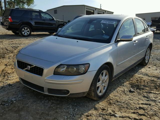 YV1MS682952048963 - 2005 VOLVO S40 T5 SILVER photo 2