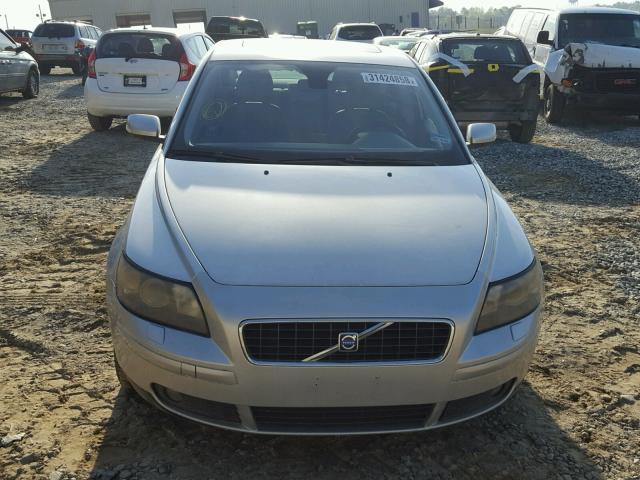 YV1MS682952048963 - 2005 VOLVO S40 T5 SILVER photo 9