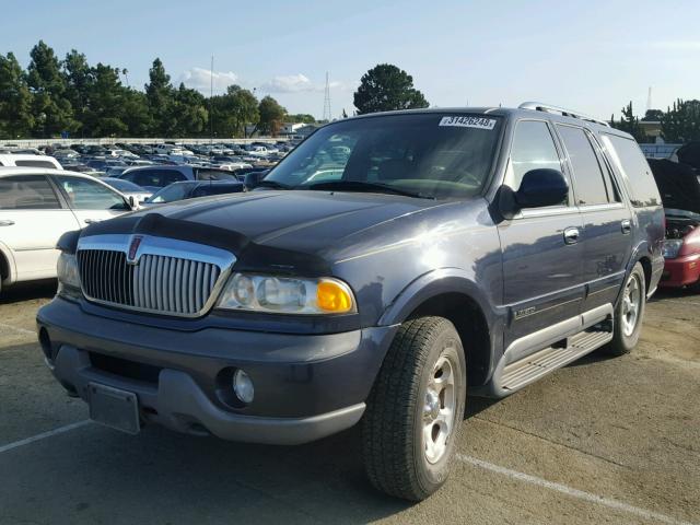 5LMFU28L3WLJ03048 - 1998 LINCOLN NAVIGATOR BLUE photo 2