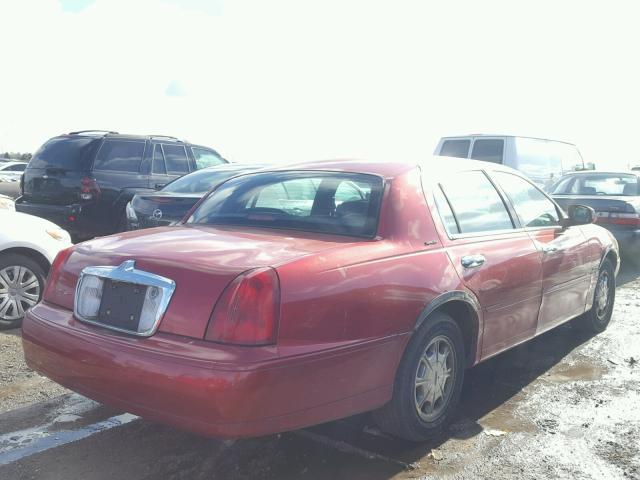 1LNFM82W5WY645778 - 1998 LINCOLN TOWN CAR S RED photo 4