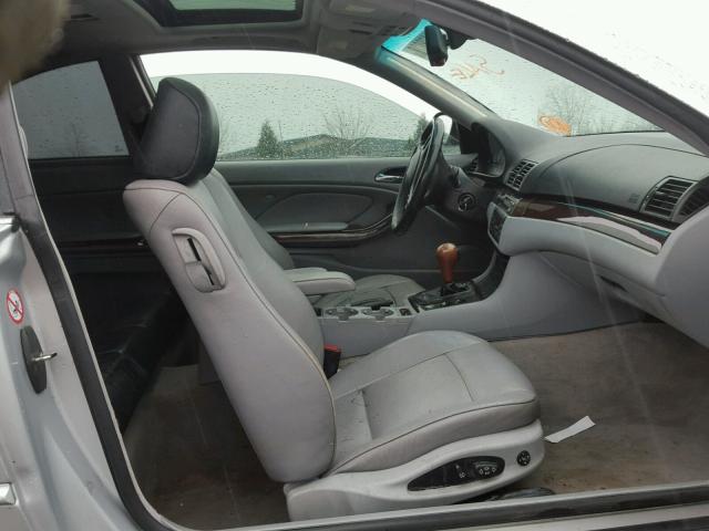 WBABN53411JU34569 - 2001 BMW 330 CI SILVER photo 5