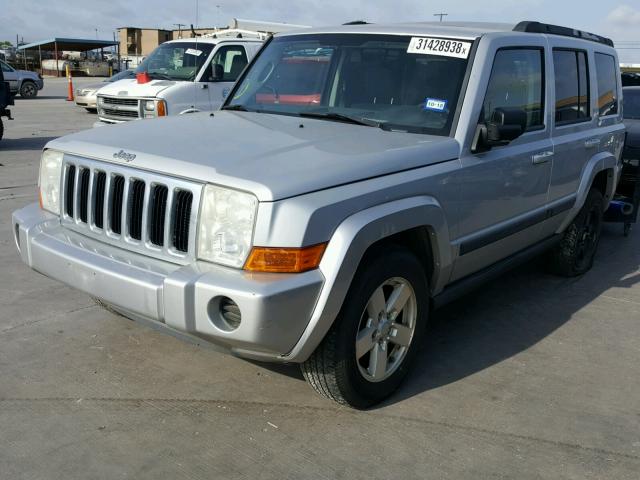1J8HG48K07C562770 - 2007 JEEP COMMANDER SILVER photo 2