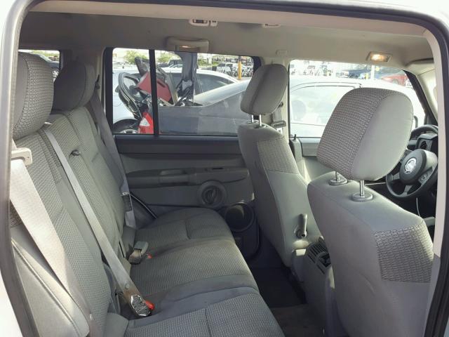 1J8HG48K07C562770 - 2007 JEEP COMMANDER SILVER photo 6