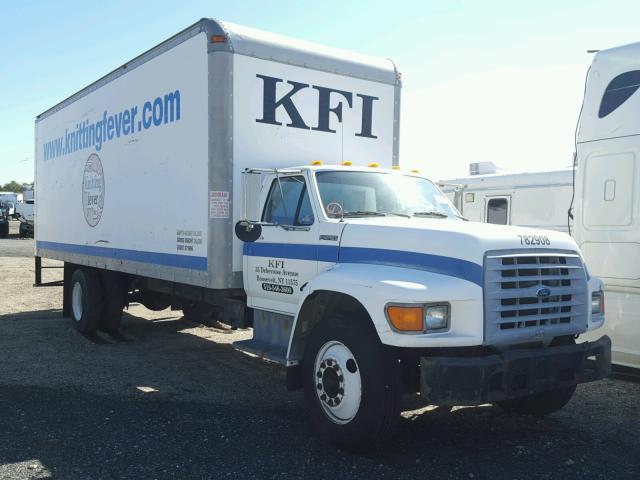 1FDNF70JXWVA00634 - 1998 FORD F700 WHITE photo 1