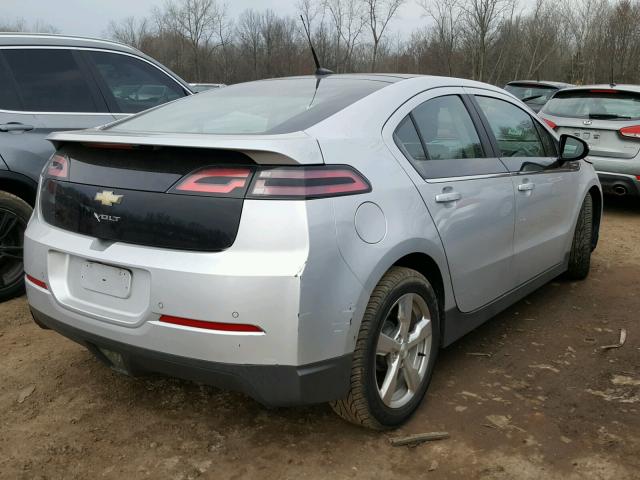 1G1RD6E4XCU101790 - 2012 CHEVROLET VOLT SILVER photo 4