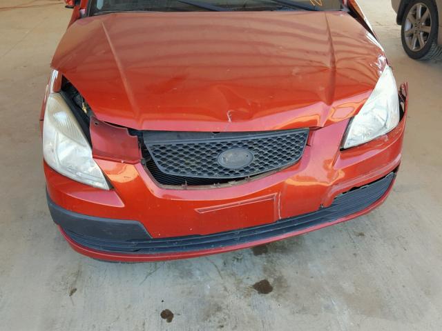 KNADE123966136968 - 2006 KIA RIO ORANGE photo 7