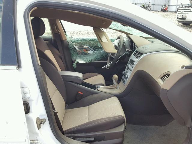 1G1ZB5EBXAF314528 - 2010 CHEVROLET MALIBU LS თეთრი ფოტო 5