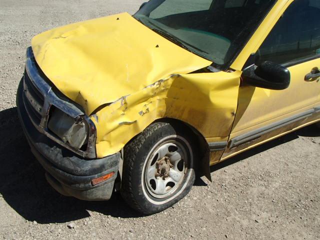 2CNBJ134846900910 - 2004 CHEVROLET TRACKER YELLOW photo 9