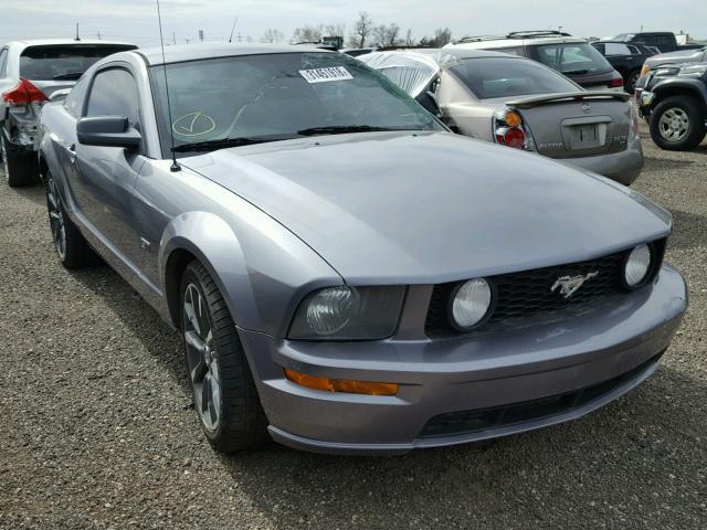 1ZVFT82H975294897 - 2007 FORD MUSTANG GT GRAY photo 1