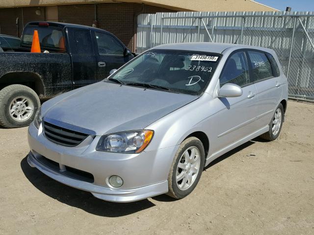 KNAFE162165338462 - 2006 KIA SPECTRA5 SILVER photo 2