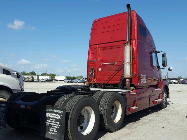 4V4NC9GH17N469631 - 2007 VOLVO VN VNL RED photo 4