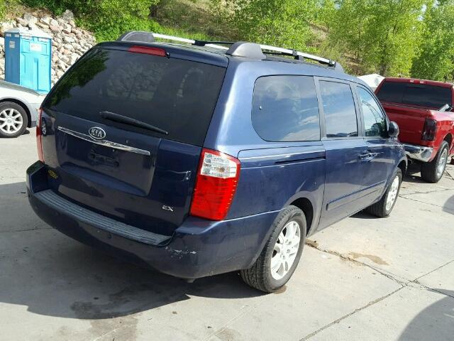 KNDMB233666042076 - 2006 KIA SEDONA BLUE photo 4