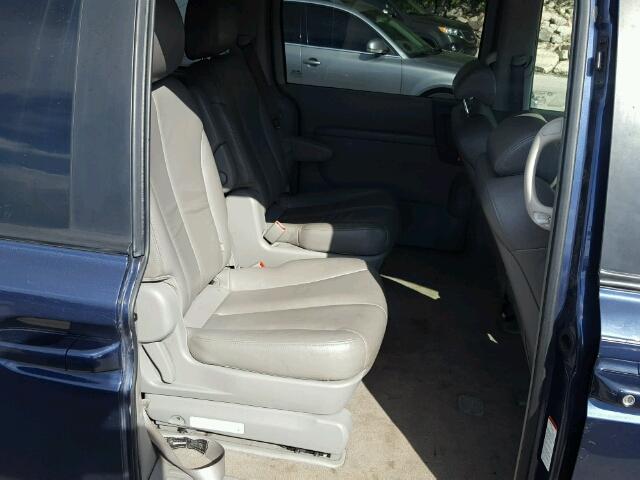 KNDMB233666042076 - 2006 KIA SEDONA BLUE photo 6