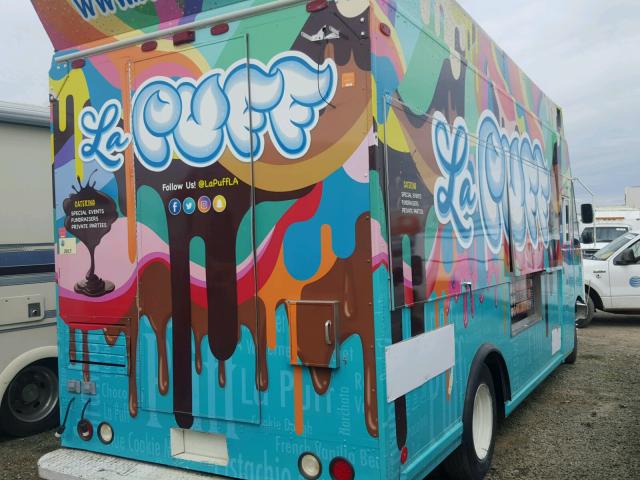 5B4KP42U243390475 - 2004 WORKHORSE CUSTOM CHASSIS COMMERCIAL ორფეროვანი ფოტო 4