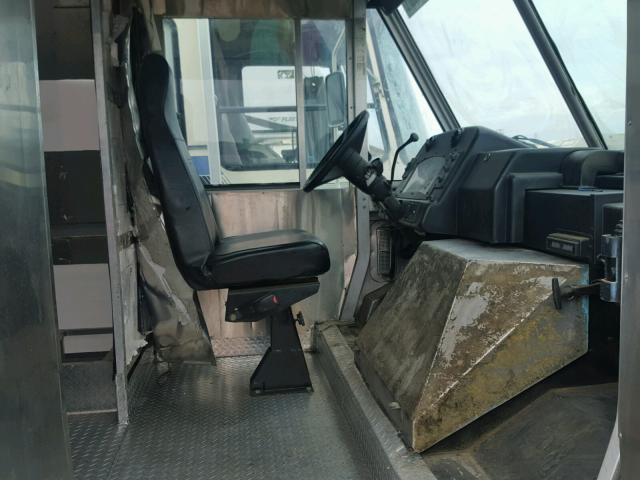 5B4KP42U243390475 - 2004 WORKHORSE CUSTOM CHASSIS COMMERCIAL ორფეროვანი ფოტო 5