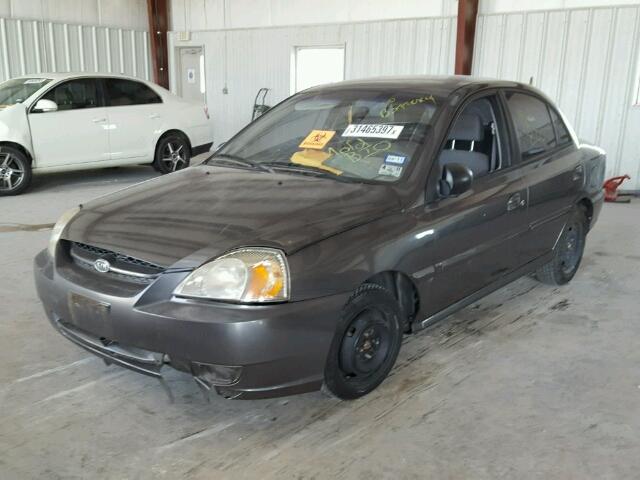 KNADC125X56392185 - 2005 KIA RIO GRAY photo 2