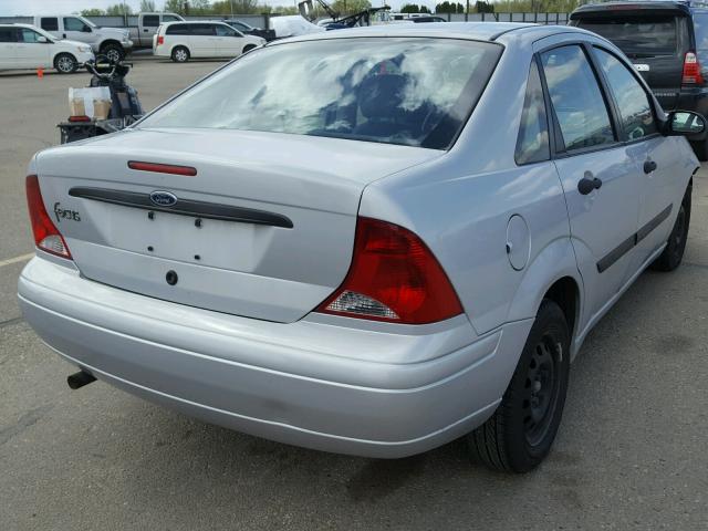 1FAFP33P62W209829 - 2002 FORD FOCUS LX SILVER photo 4