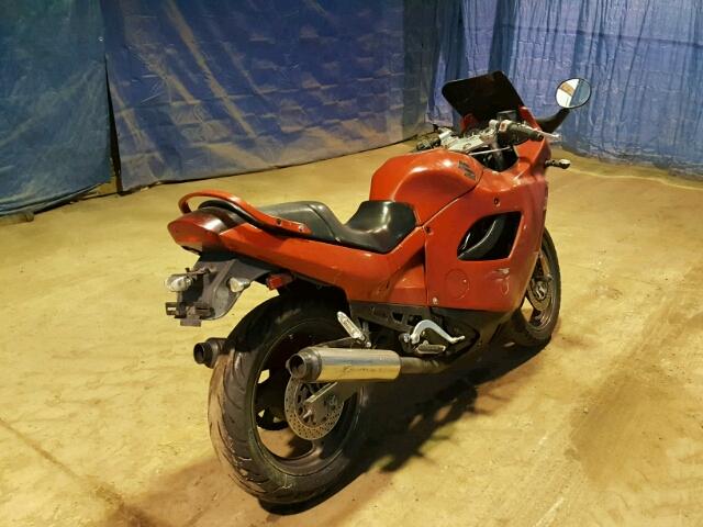 JS1GN72A0K2103063 - 1989 SUZUKI GSX600 F RED photo 4