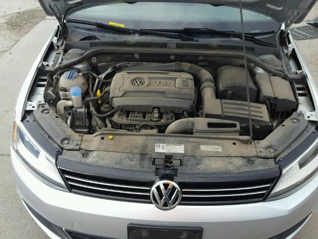 3VWD07AJ7EM350048 - 2014 VOLKSWAGEN JETTA SE 银色 照片 7