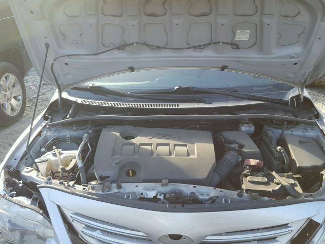2T1BU4EE5DC116685 - 2013 TOYOTA COROLLA LE 银色 照片 7