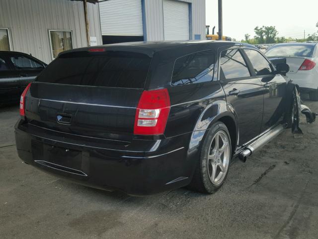 2D4FV48V85H123439 - 2005 DODGE MAGNUM SXT BLACK photo 4