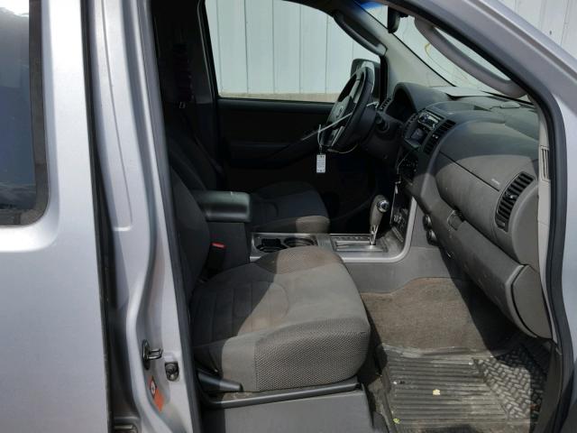 5N1AR18W36C629411 - 2006 NISSAN PATHFINDER GRAY photo 5