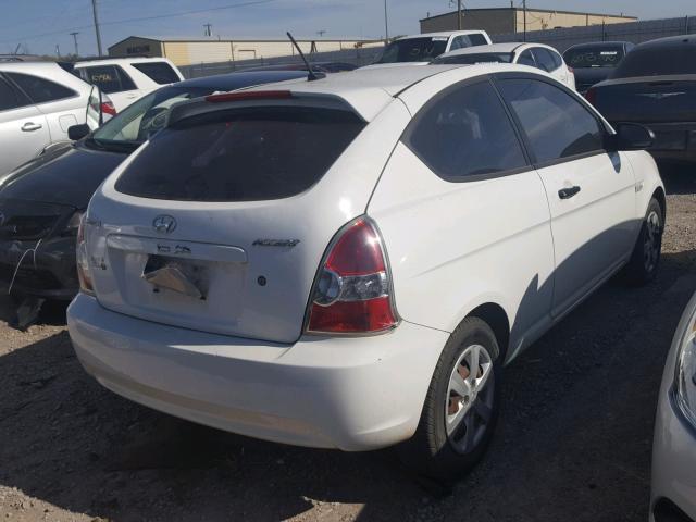 KMHCM36C48U082478 - 2008 HYUNDAI ACCENT GS WHITE photo 4