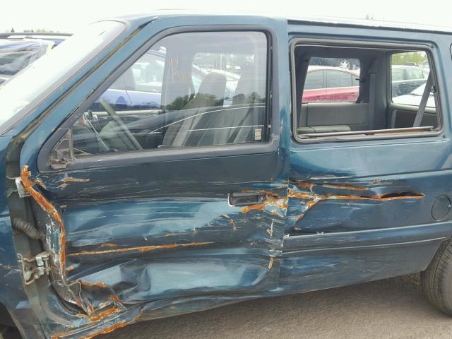 2P4GH2538RR719162 - 1994 PLYMOUTH VOYAGER GREEN photo 9