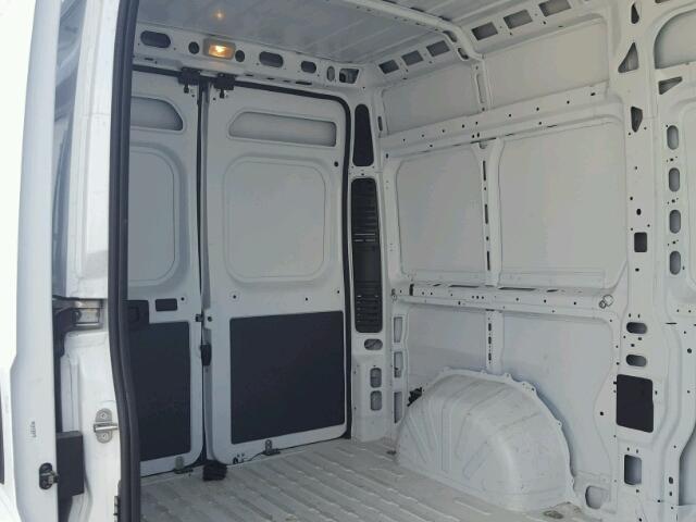 3C6TRVCG6JE112553 - 2018 RAM PROMASTER WHITE photo 9