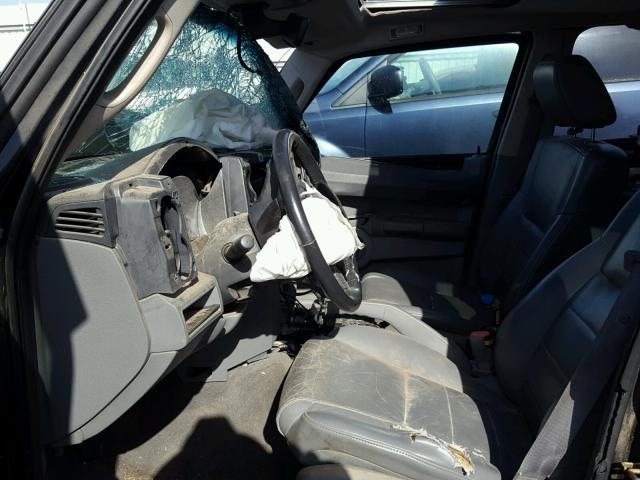 1J8HH48N86C253814 - 2006 JEEP COMMANDER BLACK photo 5