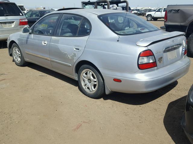 KLAVA6926YB275468 - 2000 DAEWOO LEGANZA CD SILVER photo 3