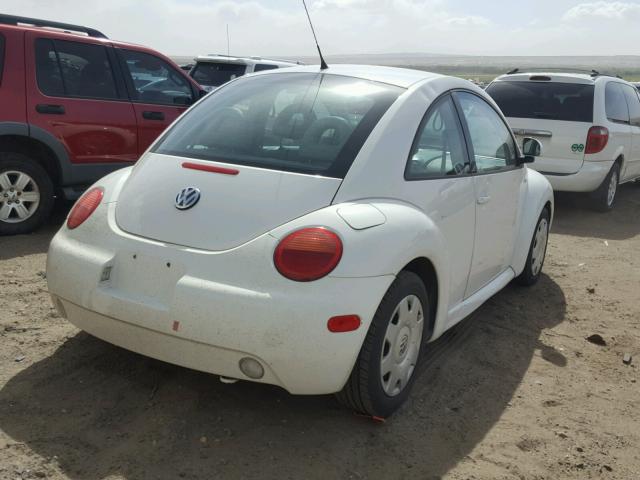 3VWCA21C8YM443520 - 2000 VOLKSWAGEN NEW BEETLE 白色 照片 4
