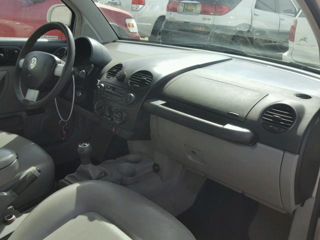 3VWCA21C8YM443520 - 2000 VOLKSWAGEN NEW BEETLE 白色 照片 9