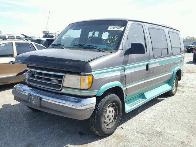 1FDEE14H3PHA93603 - 1993 FORD ECONOLINE GREEN photo 2