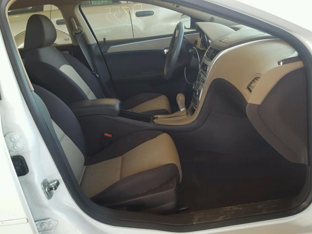 1G1ZB5EB8AF239988 - 2010 CHEVROLET MALIBU LS 白色 照片 5